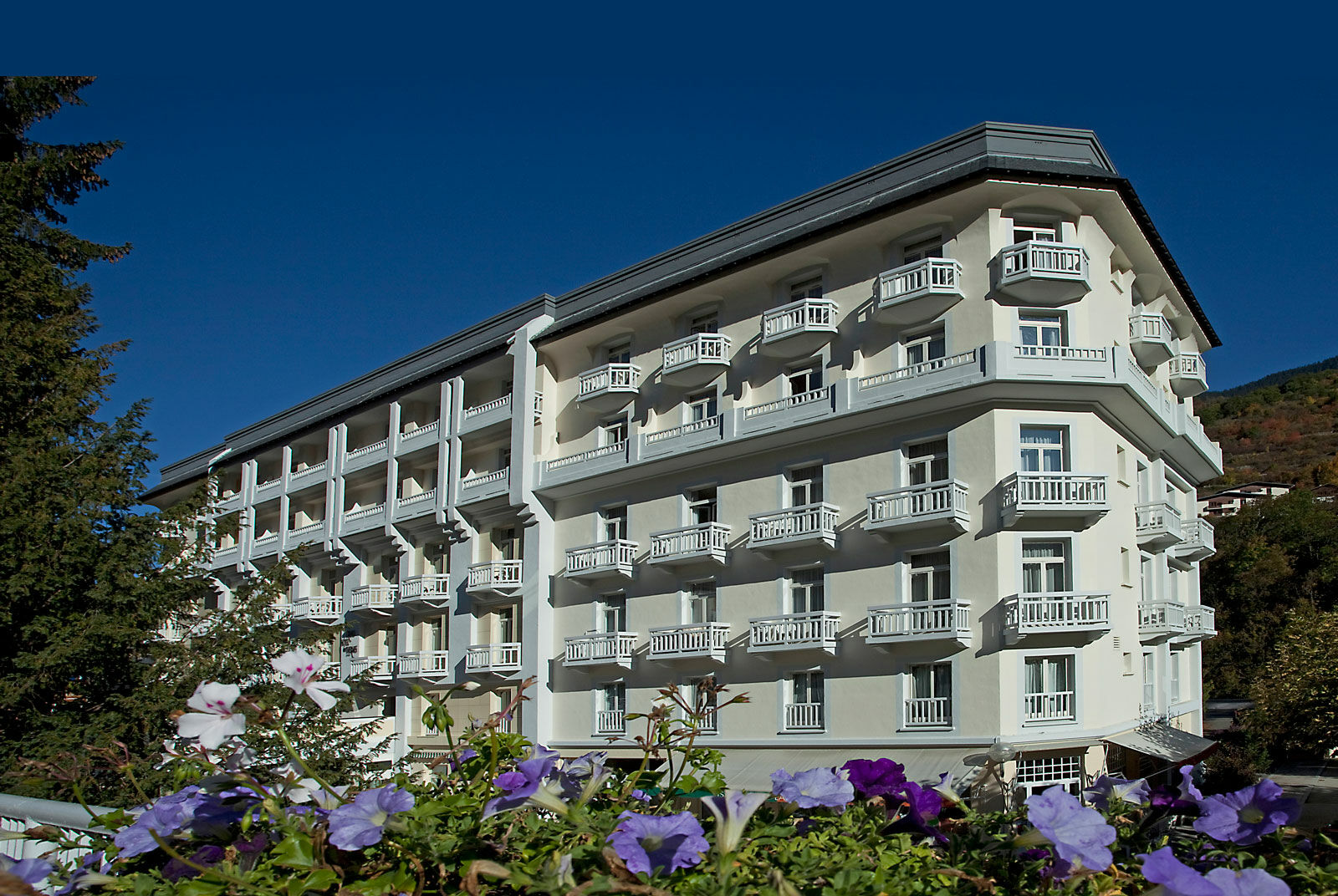 Hotel Mercure Les Bains Grand Des Thermes 4*